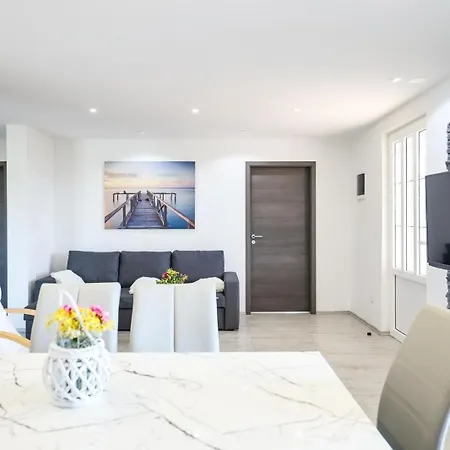 Milica Appartement *